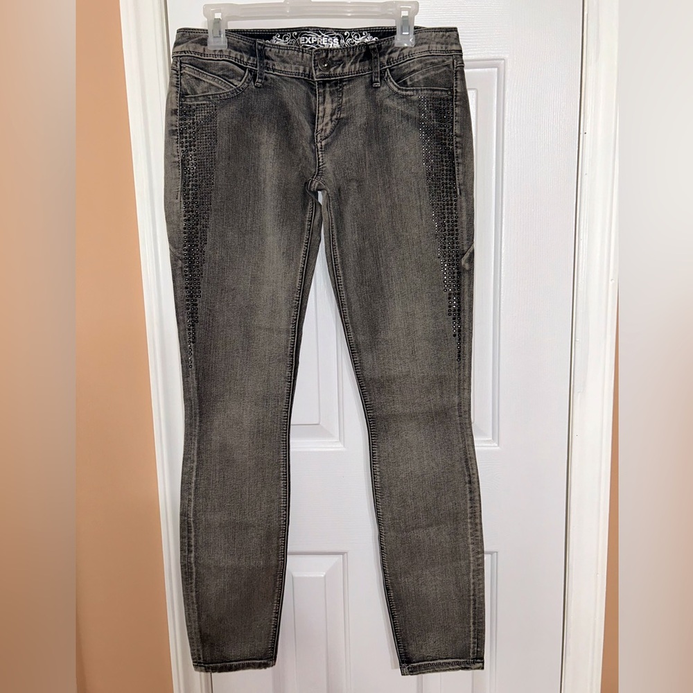 Womens Express Jeggings / Lightly worn / No tears or stains / Size 6R
